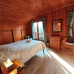 Chalet Cosy Au Pour 6 Avec Piscine Et Wi-fi, Proche Souillac - Fr-1-828-3 *