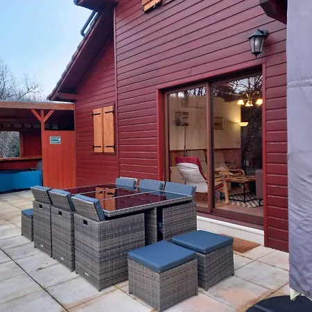 Cosy Au Pour 6 Avec Piscine Et Wi-fi, Proche Souillac - Fr-1-828-3 Chalet Lachapelle-Auzac
